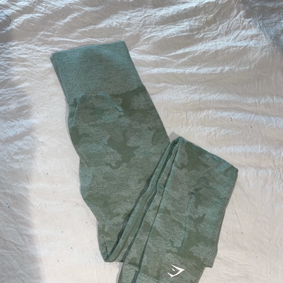 2 gymshark camo seamless sets - purple and green - Picture 2 of 16